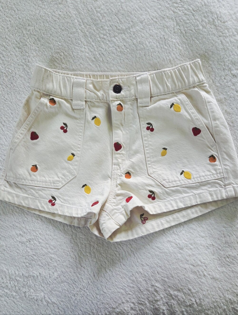 PacSun ✨️ Women's Cream Cotton Shorts with Fruit Embroidery Size S